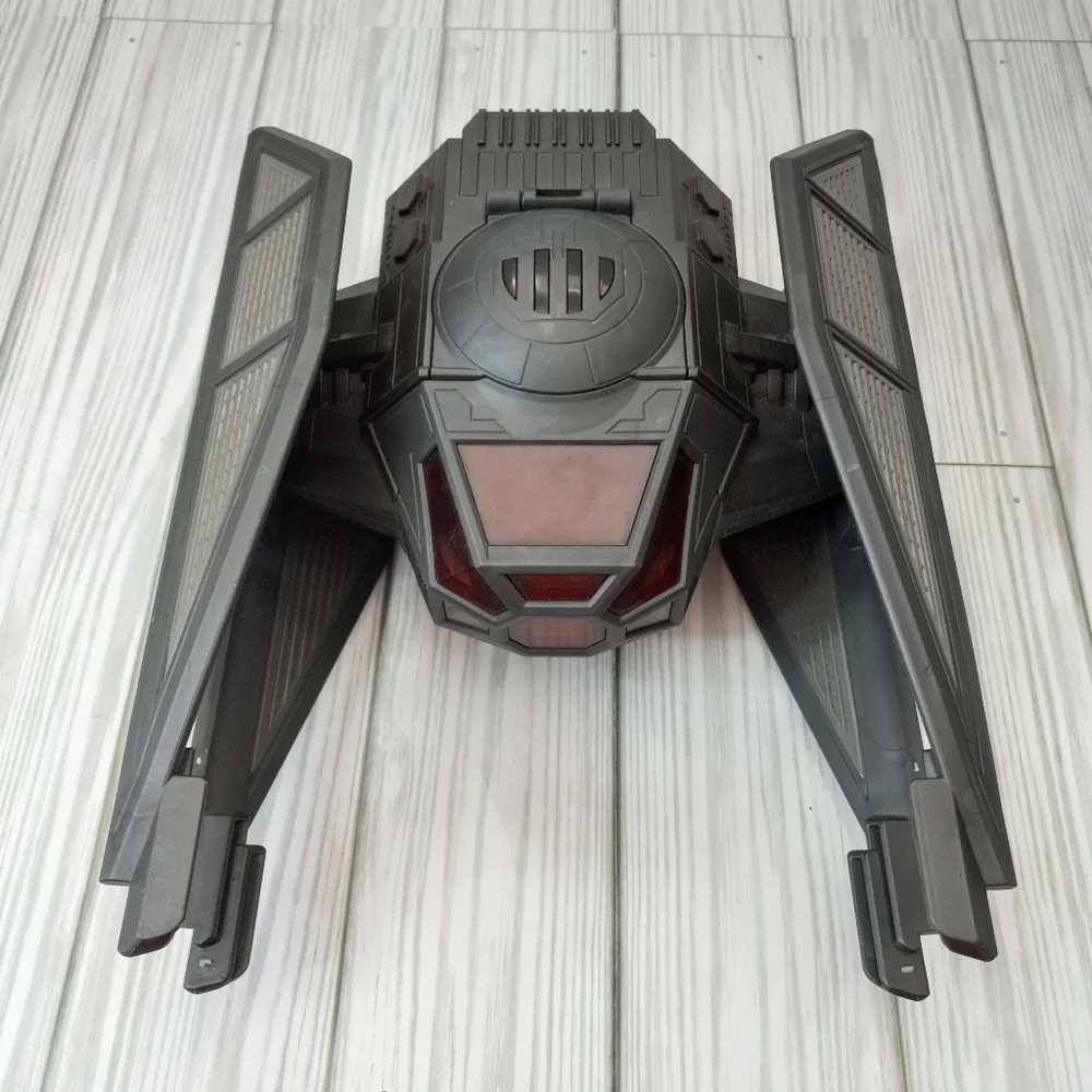 Hasbro Kylo Ren’s TIE Silencer Star Wars Galactic Heroes 2017 Ship